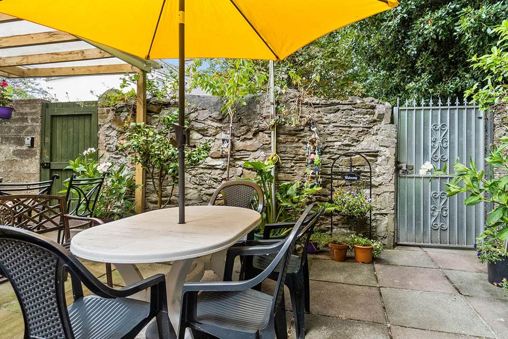 Camellia House photo 9