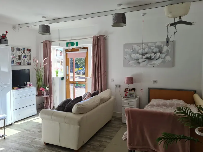 Mayfield Court photo 6