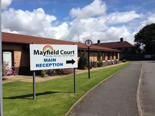 Mayfield Court photo 11