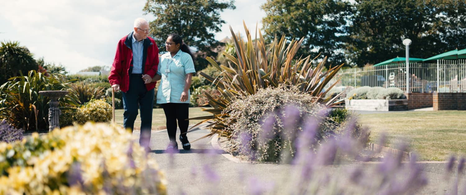 Woodley Grange photo 10