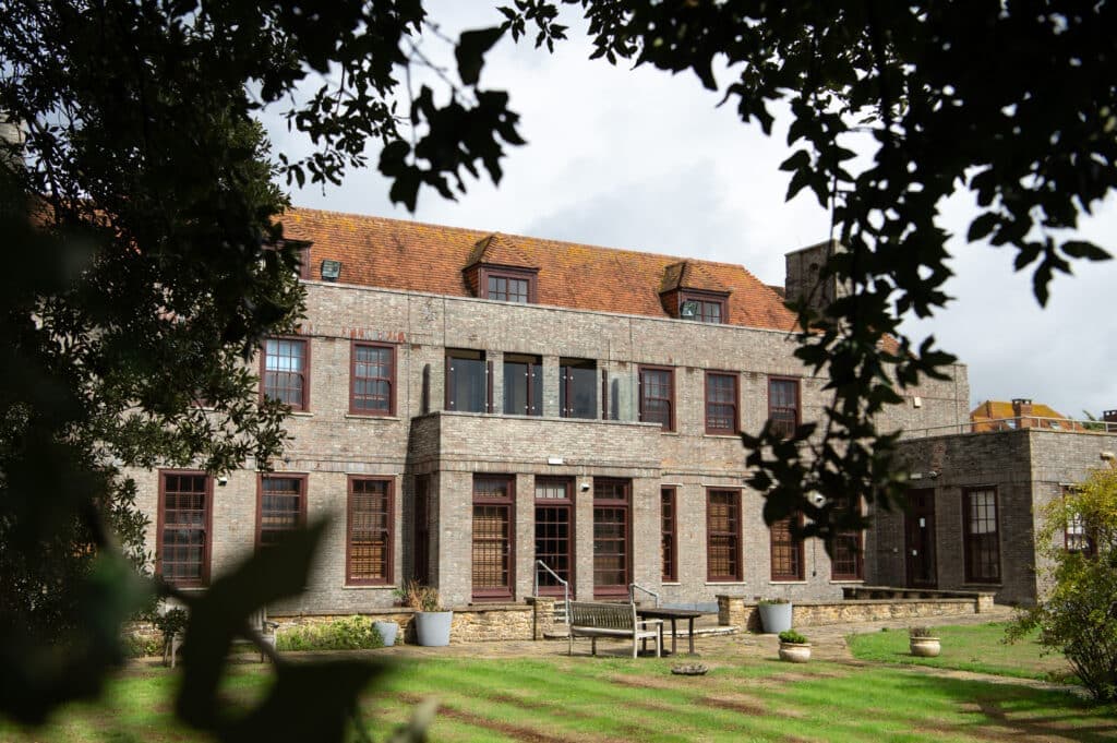 Harry Priestley House photo 10