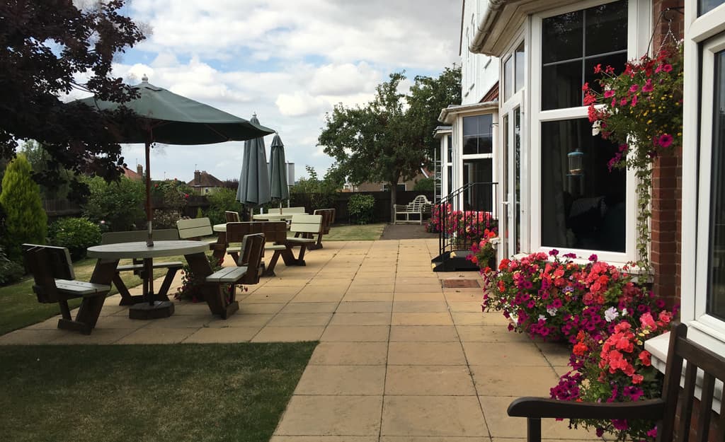 The Shrubbery photo 7