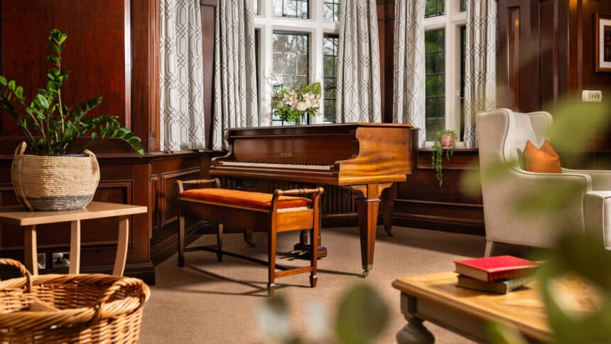 Huntercombe Hall Care Home photo 4