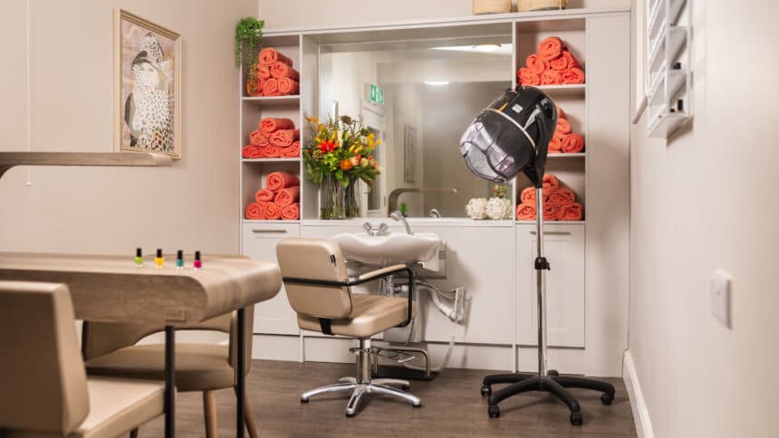 Huntercombe Hall Care Home photo 10