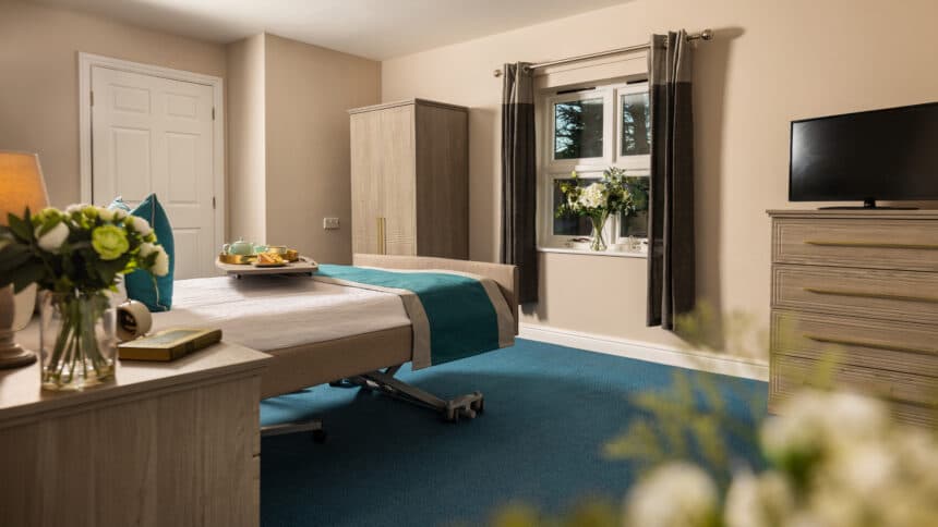 Huntercombe Hall Care Home photo 9