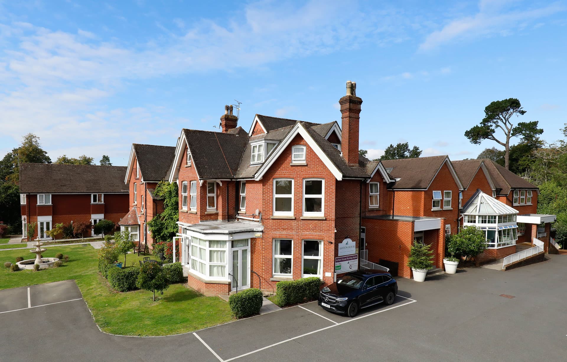 Ashton House photo 5