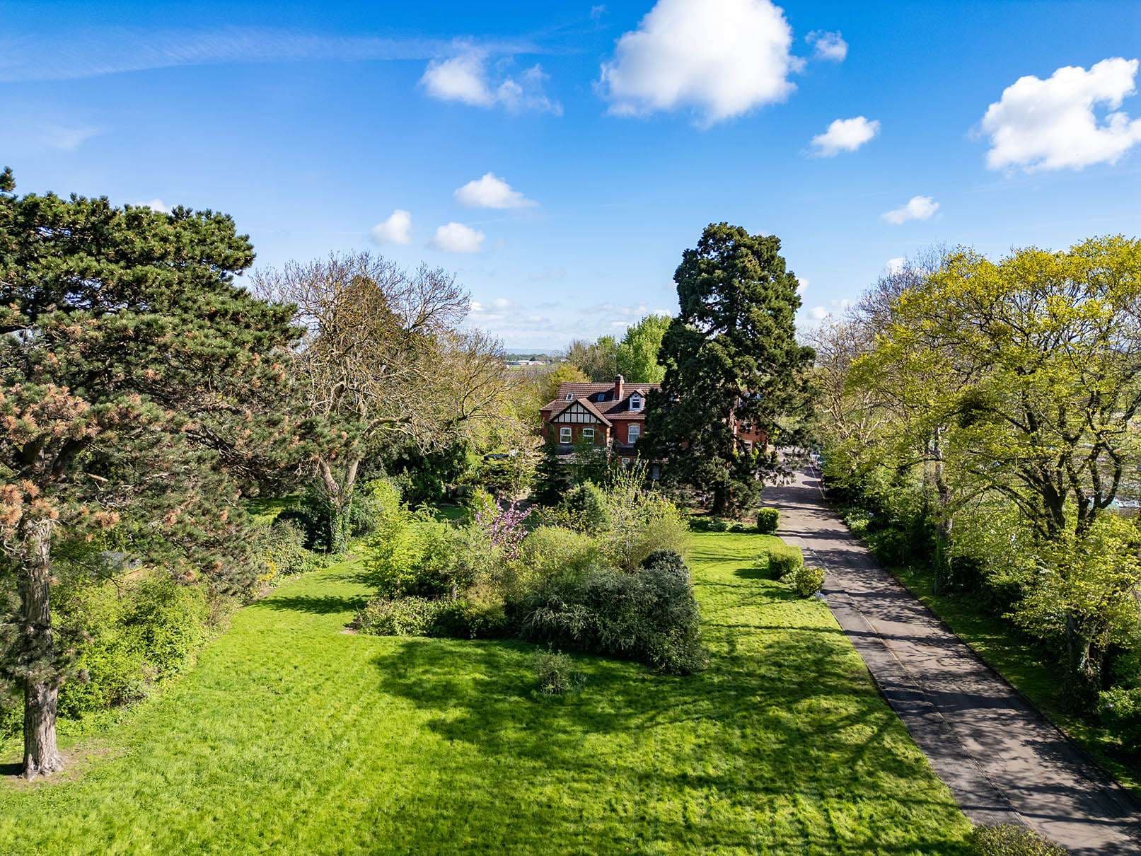 Redlands Acre photo 4