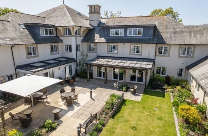 Newstone House photo 12