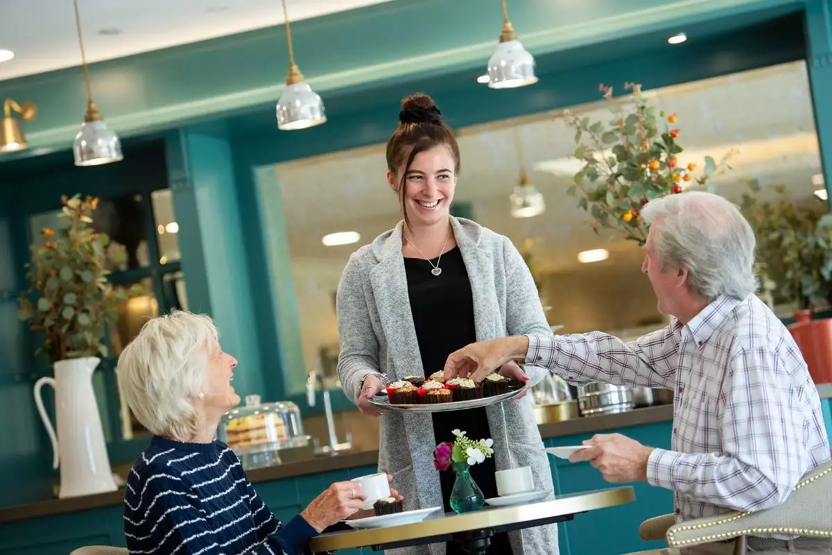 Upton Manor photo 12