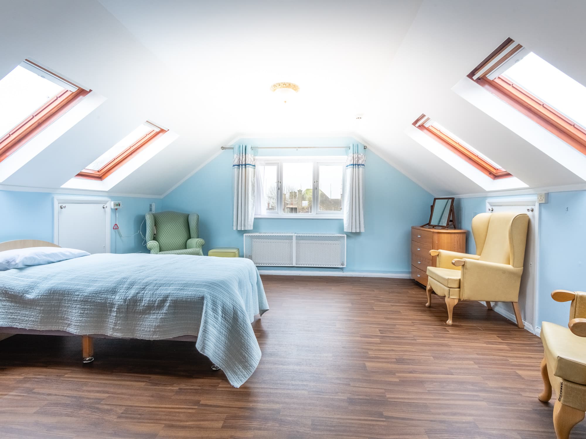 Charles Lodge photo 10