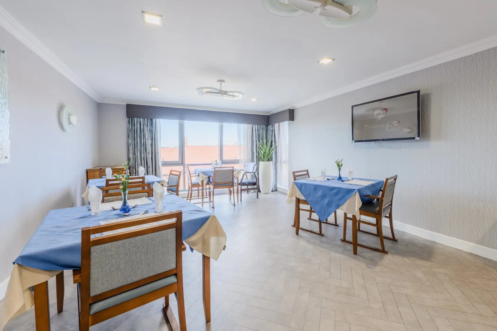 Brooke House photo 2