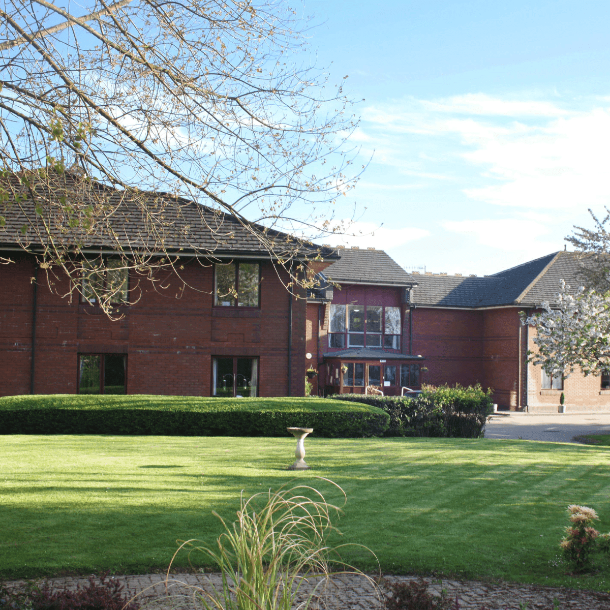 Riverside House photo 2