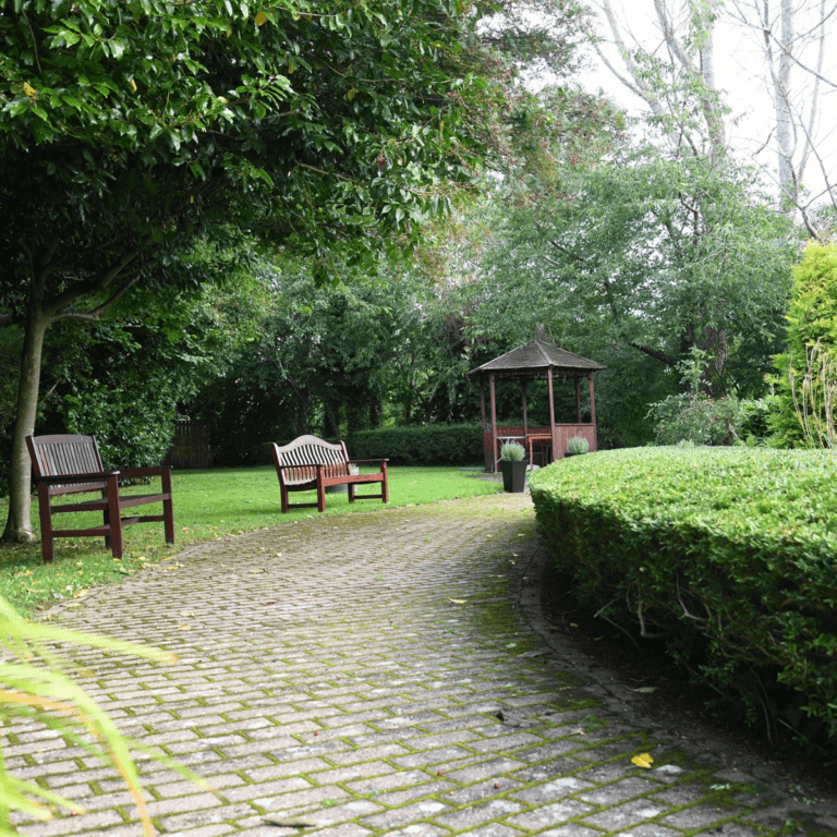 Riverside House photo 5