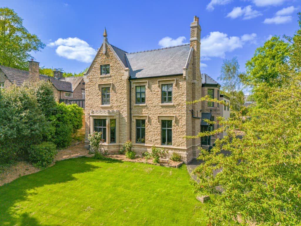 Exterior and garden at Collegiate House