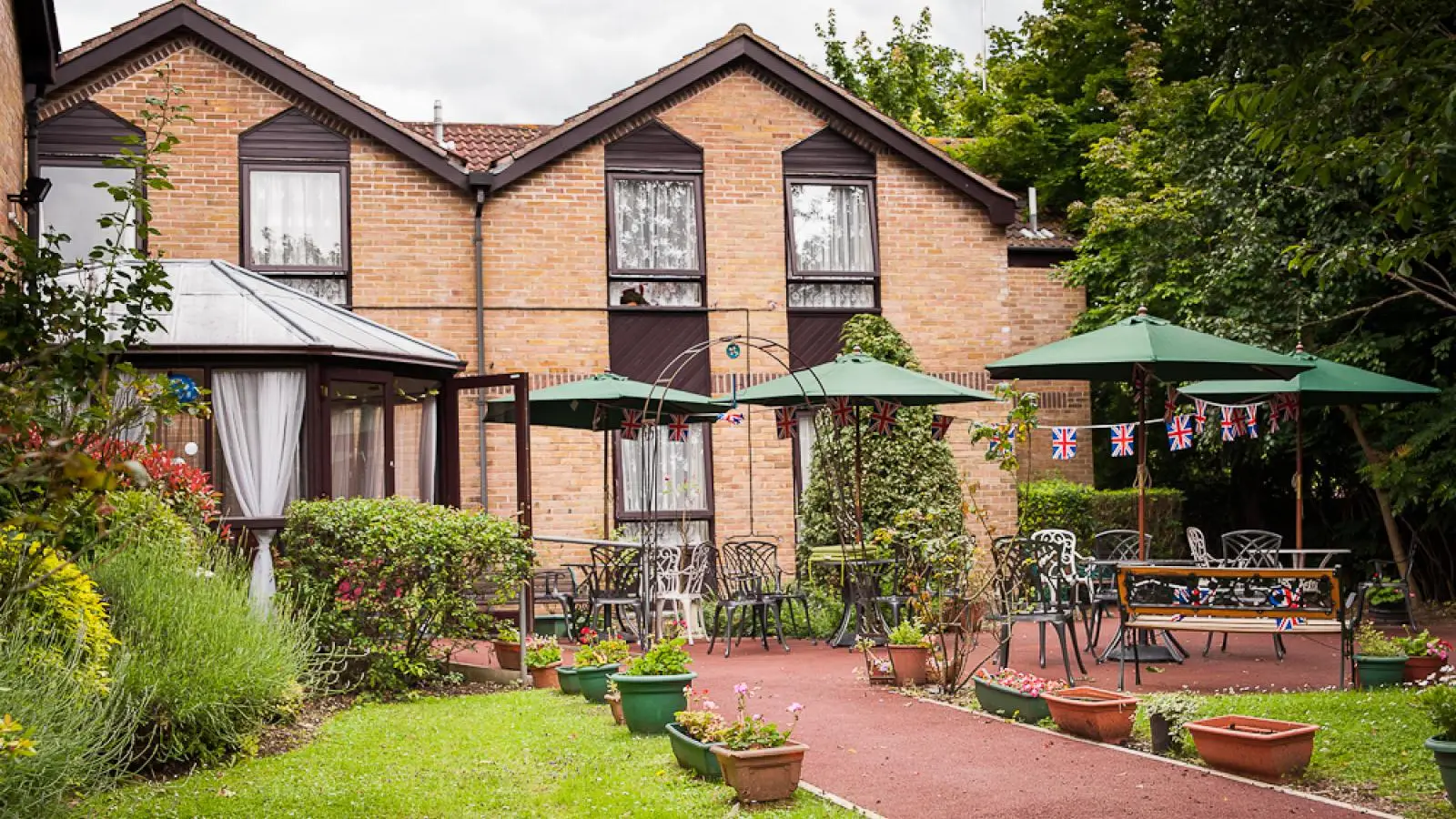 Exterior and garden at Davids House