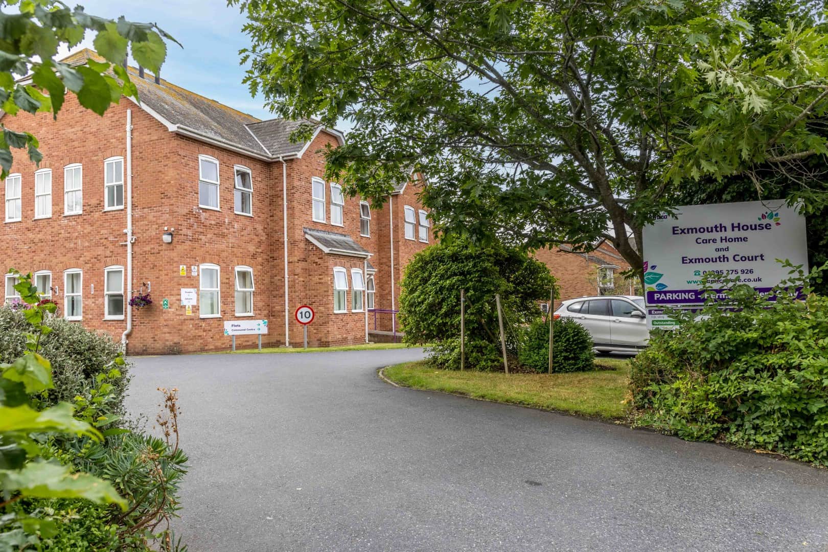 Shared site entrance at Exmouth House