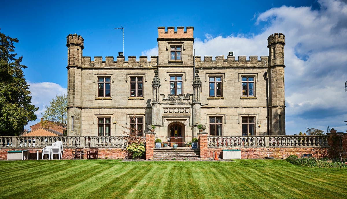 Exterior at Kenilworth Manor