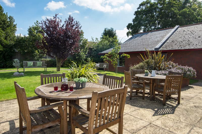Garden and patio at Kingsleigh