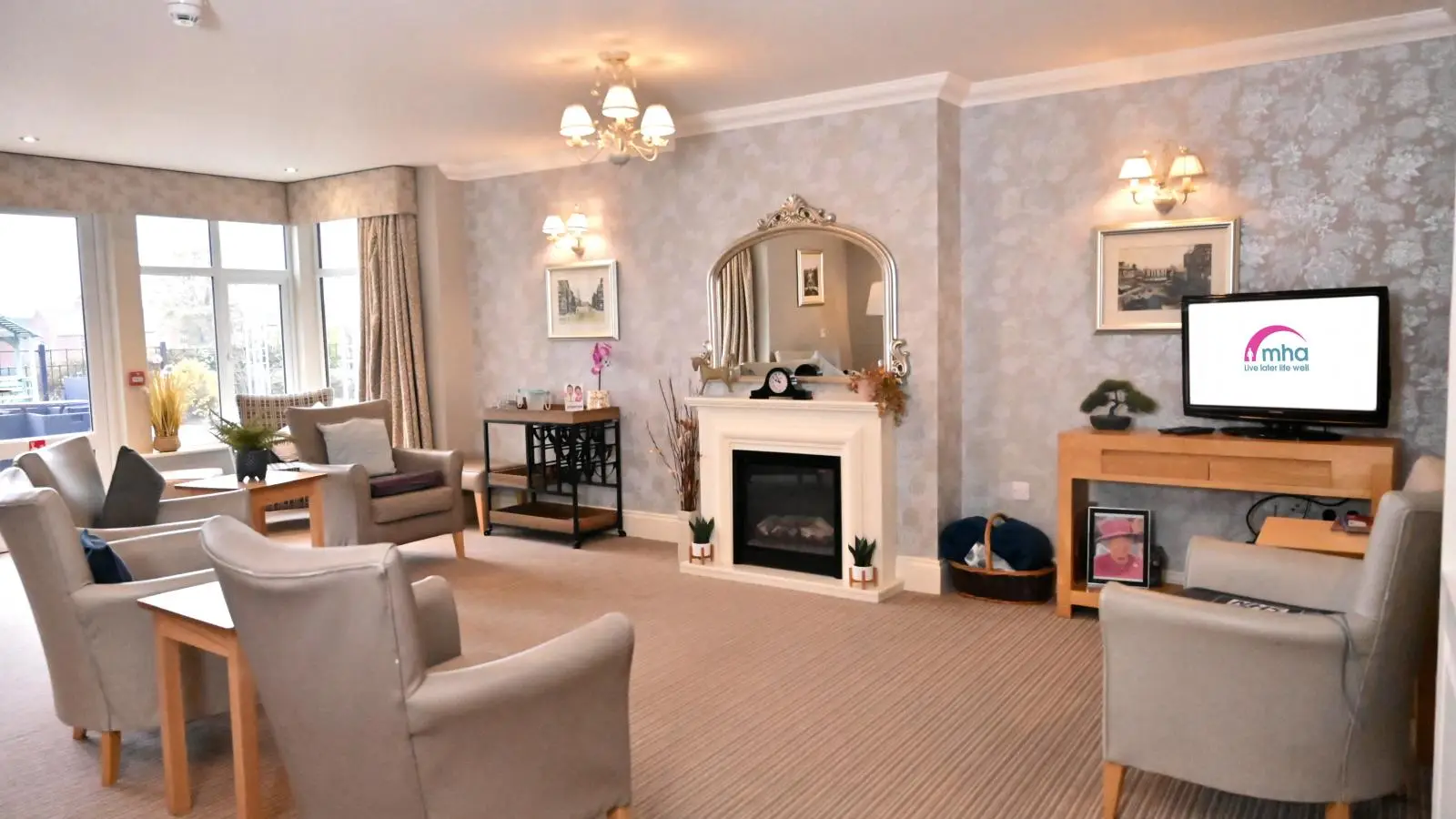 Lounge at Mapplewell Manor