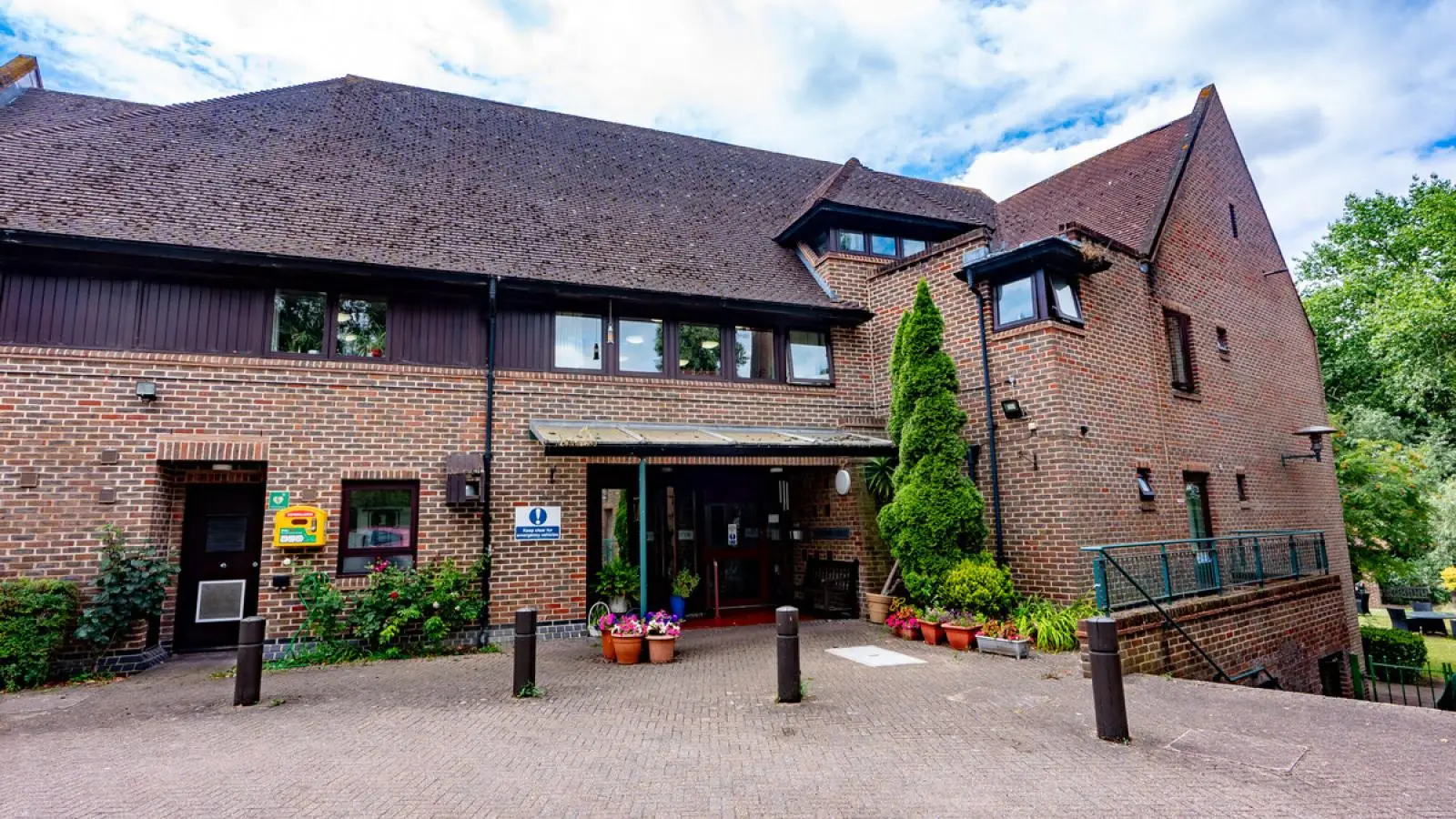Exterior and entrance at Riverview Lodge