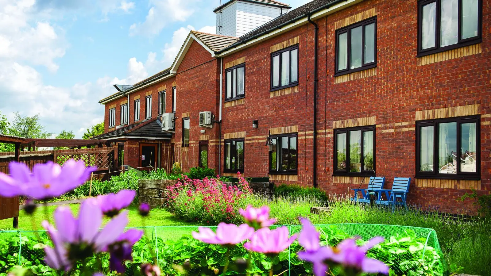 Exterior and garden at Rushden Park