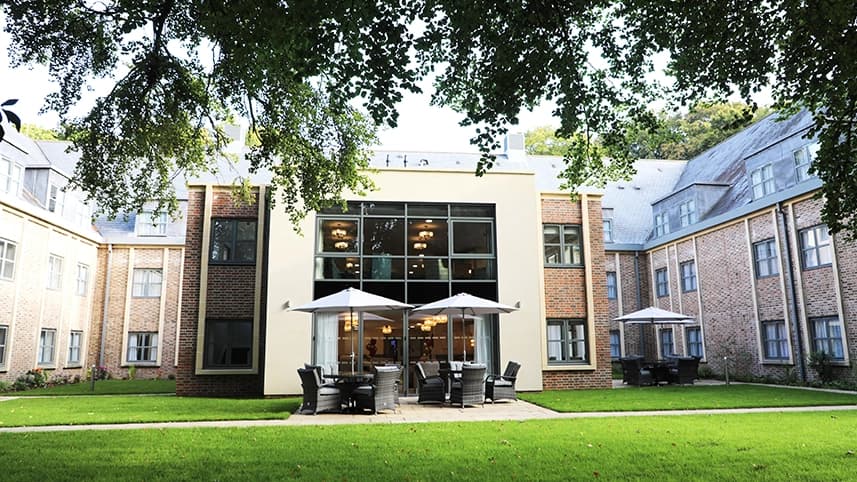 Exterior and garden at Selwood House Care Home