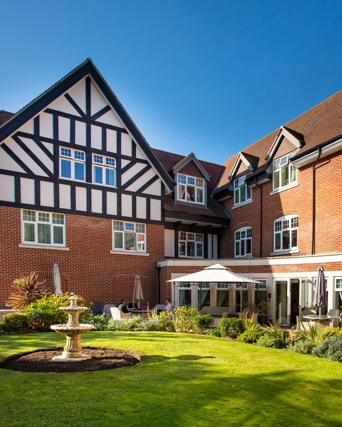 Exterior and garden at Signature at Weybridge
