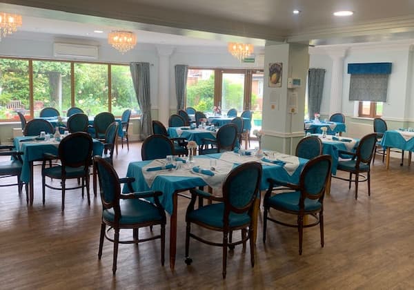 Dining room at Sydmar Lodge