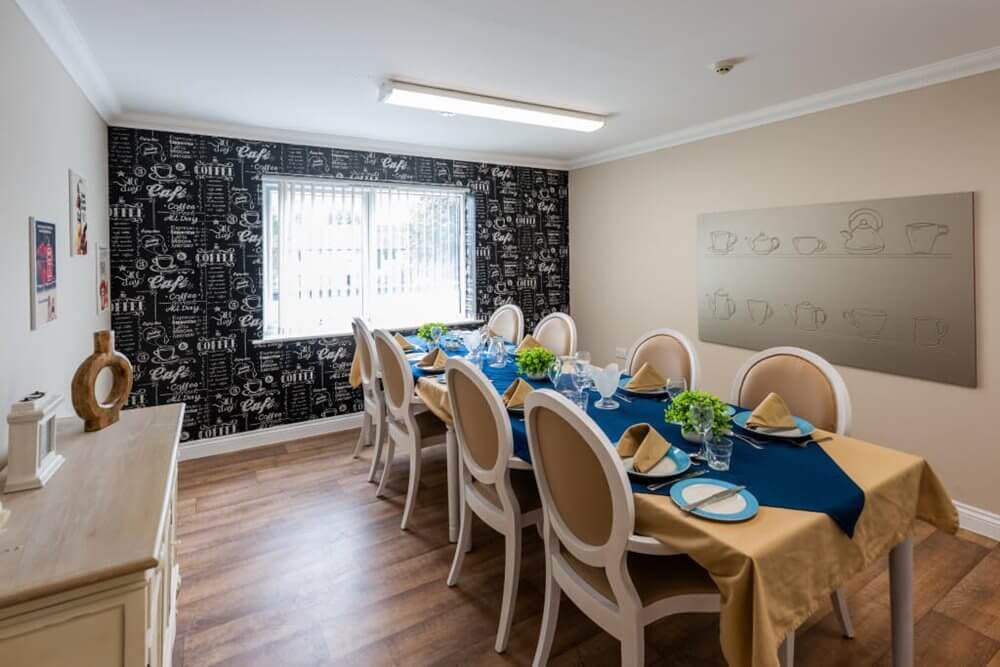 Dining room at Winchcombe Place